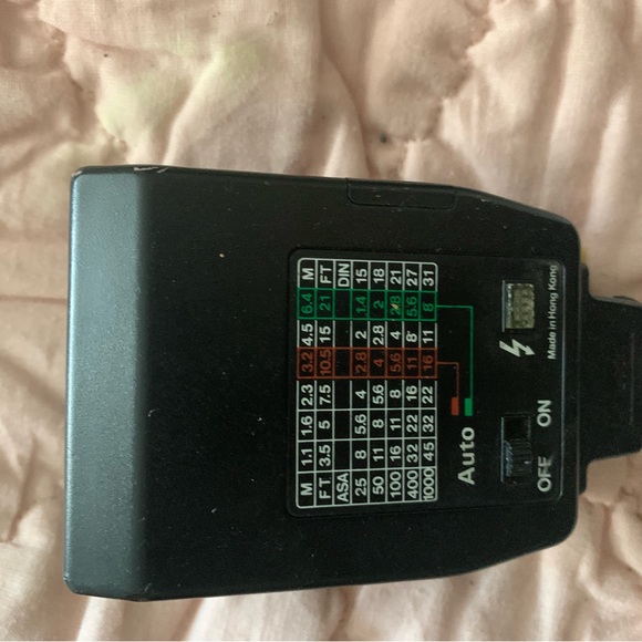 Vintage Yashica FX-3 Super 2000  35 mm camera with 25-70 lens. - Picture 6 of 8